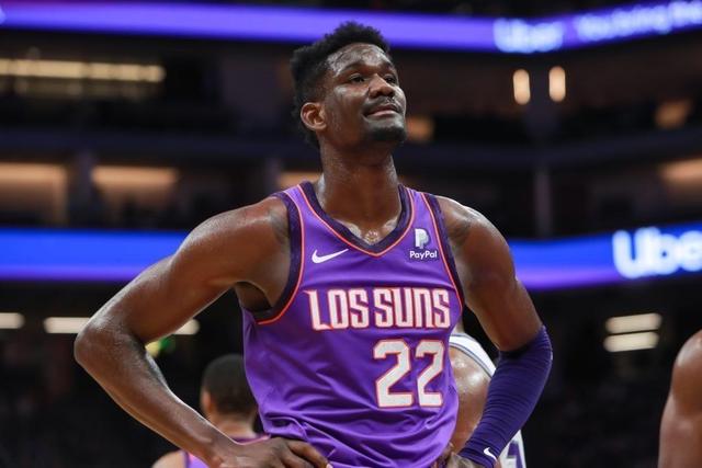 32岁内马尔沙特躺平 36岁莱万西甲拼命15场进17球